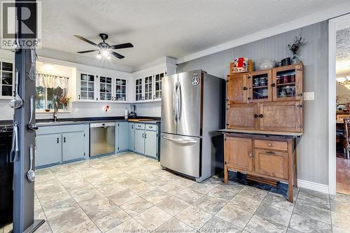 927 Iler Beach Road, Essex, ON - Indoor Photo Showing Kitchen