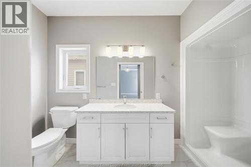 208 Summerset Place, Chatham, ON - Indoor Photo Showing Bathroom