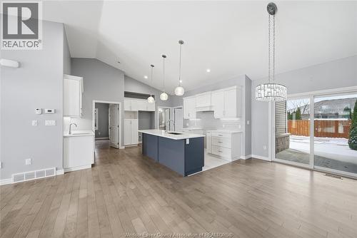 208 Summerset Place, Chatham, ON - Indoor Photo Showing Kitchen