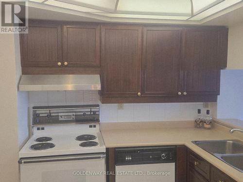 Kitchen - 1012 - 7300 Yonge Street, Vaughan, ON - Indoor Photo Showing Kitchen With Double Sink
