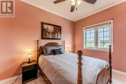 402 - 40 Ferndale Drive S, Barrie, ON - Indoor Photo Showing Bedroom