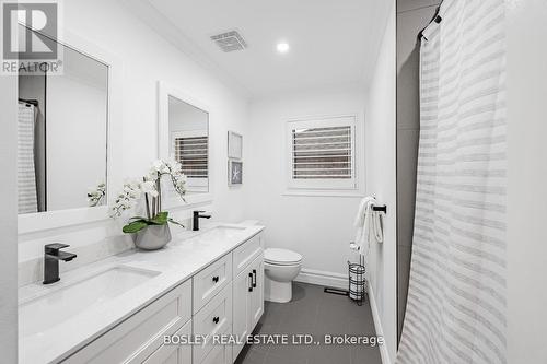 6358 Lisgar Drive, Mississauga, ON - Indoor Photo Showing Bathroom