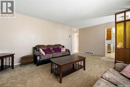 153 Mcdougall Crescent, Regina, SK - Indoor Photo Showing Living Room