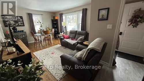 Living room. - 1043 9 Highway, South Bruce, ON - Indoor Photo Showing Living Room