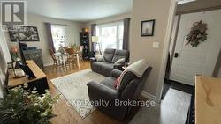 Living room, entrance. - 