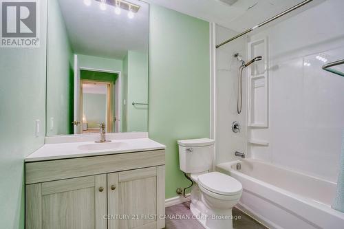912 - 570 Proudfoot Lane, London North (North N), ON - Indoor Photo Showing Bathroom