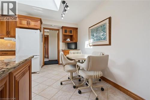 27 Peel St E, Alma, ON - Indoor