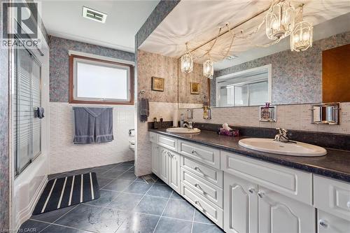 27 Peel St E, Alma, ON - Indoor Photo Showing Bathroom