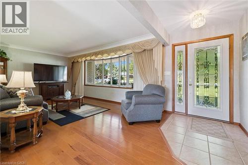 27 Peel St E, Alma, ON - Indoor Photo Showing Living Room