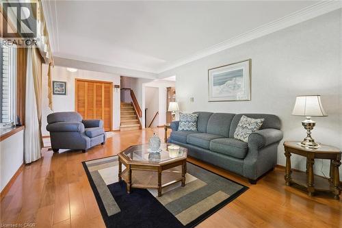 27 Peel St E, Alma, ON - Indoor Photo Showing Living Room