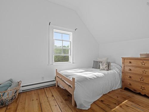 57 Old Falls Road, Liverpool, NS 