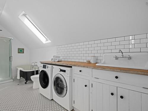 57 Old Falls Road, Liverpool, NS 