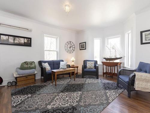 100 Queen Street, Parrsboro, NS 