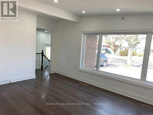 8 Ronaldshay Avenue, Hamilton, ON - Indoor Photo Showing Other Room