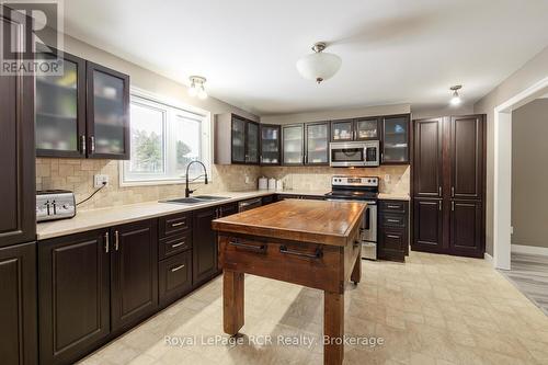 525 Augusta Street, Saugeen Shores, ON - Indoor Photo Showing Kitchen With Double Sink