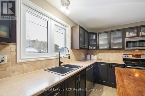 525 Augusta Street, Saugeen Shores, ON - Indoor Photo Showing Kitchen With Double Sink