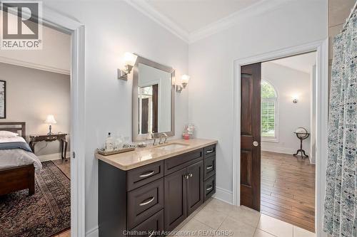 1465 Shore Road, London, ON - Indoor Photo Showing Bathroom