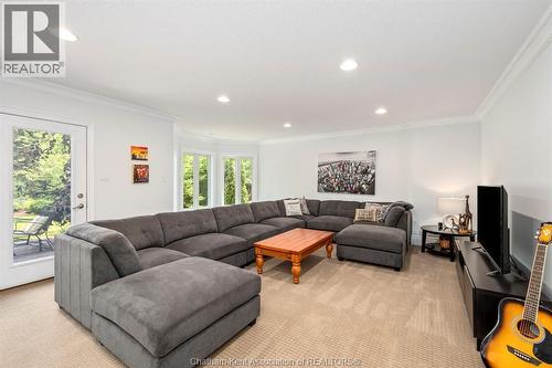1465 Shore Road, London, ON - Indoor Photo Showing Living Room