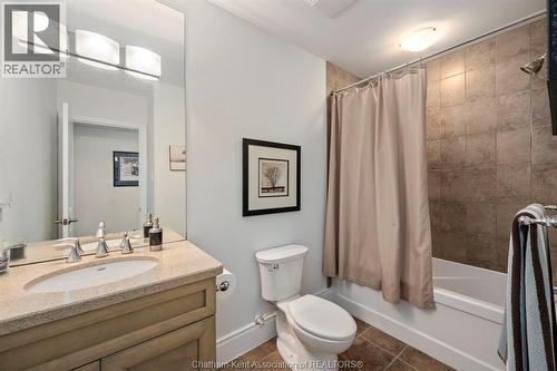 1465 Shore Road, London, ON - Indoor Photo Showing Bathroom