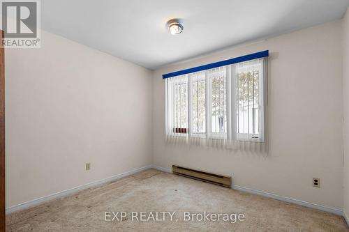 8511 Small Lane, Adjala-Tosorontio, ON - Indoor Photo Showing Other Room