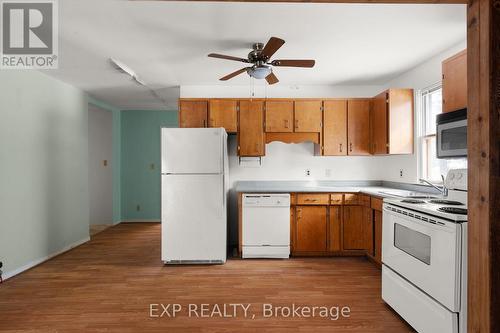8511 Small Lane, Adjala-Tosorontio, ON - Indoor Photo Showing Kitchen