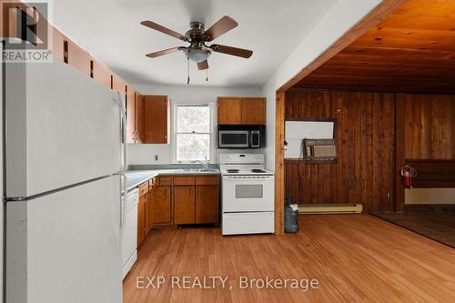 8511 Small Lane, Adjala-Tosorontio, ON - Indoor Photo Showing Kitchen