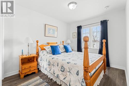 2nd bedroom - A - 246 James Street E, Orillia, ON - Indoor Photo Showing Bedroom