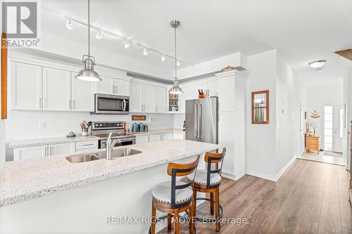A - 246 James Street E, Orillia, ON - Indoor Photo Showing Kitchen With Stainless Steel Kitchen With Double Sink With Upgraded Kitchen