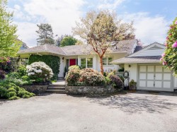 658 Byng St  Oak Bay, BC V8S 5A9