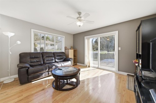 1185 Rock St, Saanich, BC 