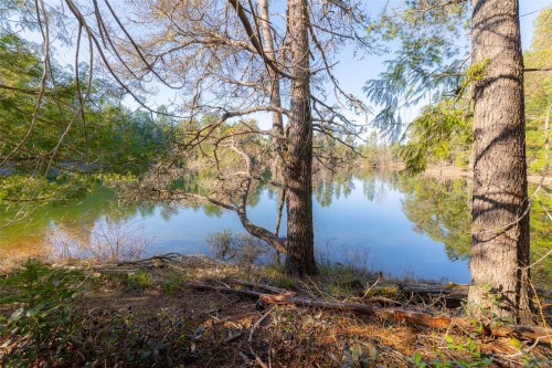 2740 Lakeview Rd, Qualicum Beach, BC 