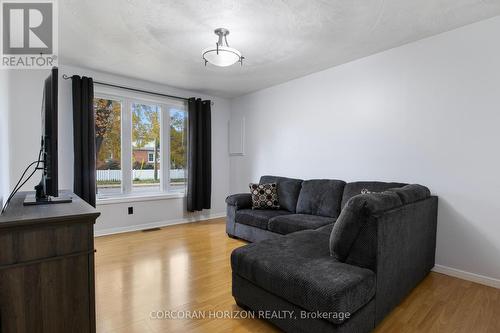 43 Middleton Street, Cambridge, ON - Indoor Photo Showing Other Room