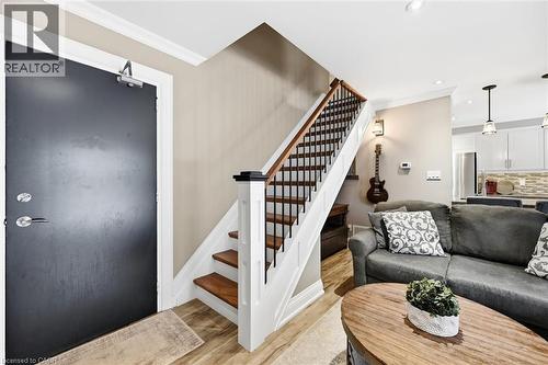 469 Claridge Road Unit# 6, Burlington, ON - Indoor Photo Showing Living Room