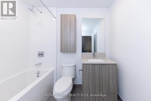 1710 - 430 Square One Drive, Mississauga, ON - Indoor Photo Showing Bathroom