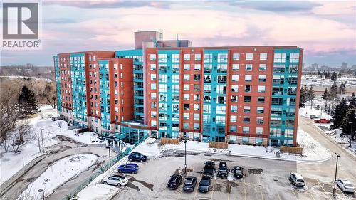 55 BLUE SPRINGS Drive Unit# 413  Waterloo, ON N2J 4T3