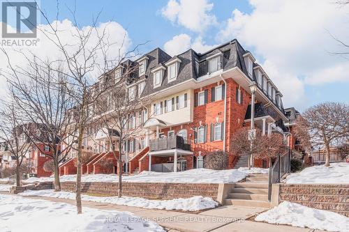 202 - 62 SIDNEY BELSEY CRESCENT  Toronto, ON M6M 5J3