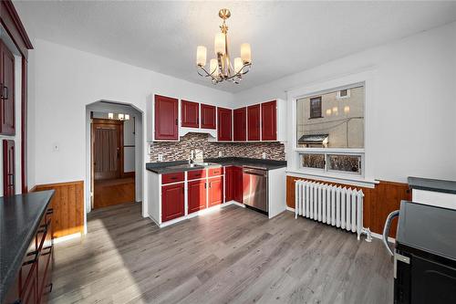 660 Machray Avenue, Winnipeg, MB - Indoor Photo Showing Kitchen