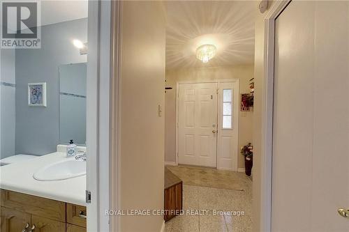 233 Benesfort Crescent, Waterloo, ON - Indoor Photo Showing Bathroom