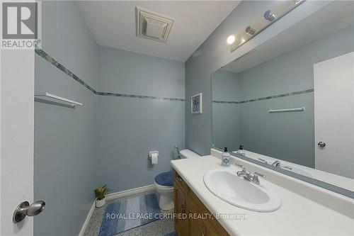 233 Benesfort Crescent, Waterloo, ON - Indoor Photo Showing Bathroom