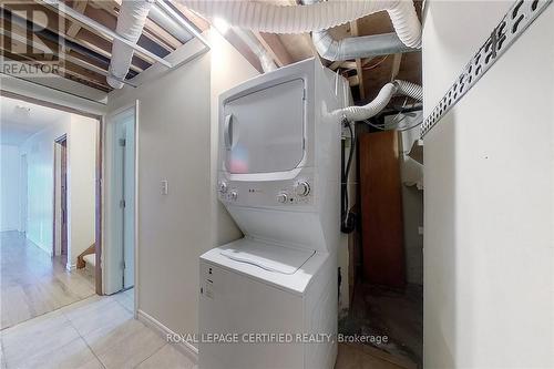 233 Benesfort Crescent, Waterloo, ON - Indoor Photo Showing Laundry Room