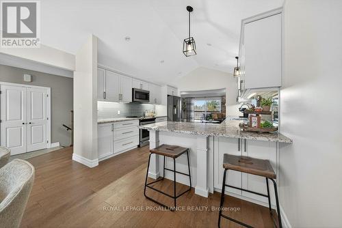21 Brookfield Crescent, Quinte West (Murray Ward), ON - Indoor Photo Showing Kitchen With Upgraded Kitchen