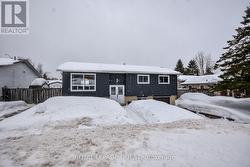 4 ANDREA CRESCENT  Orillia, ON L3V 6W5