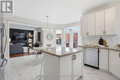 3488 Rebecca Street, Oakville, ON - Indoor Photo Showing Kitchen With Upgraded Kitchen