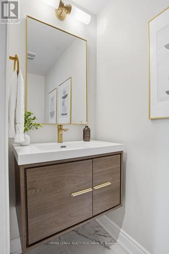 3488 Rebecca Street, Oakville, ON - Indoor Photo Showing Bathroom
