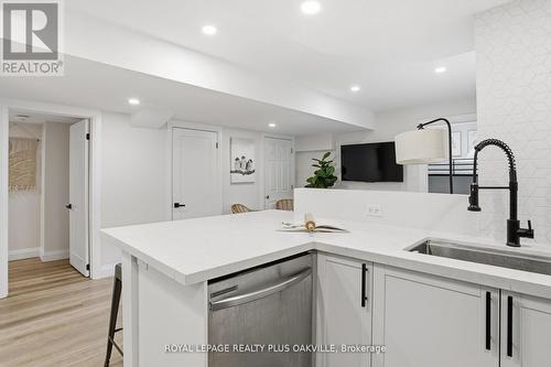 3488 Rebecca Street, Oakville, ON - Indoor Photo Showing Kitchen
