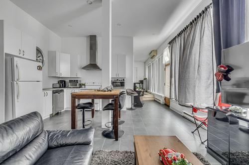 Salon - 575 Rue Hallé, Lévis (Desjardins), QC - Indoor