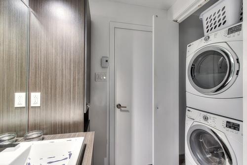Laundry room - 209-2145 Rue St-Clément, Montréal (Mercier/Hochelaga-Maisonneuve), QC - Indoor Photo Showing Laundry Room