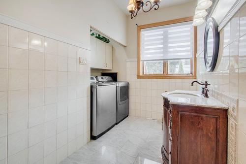 Salle d'eau - 3171 Rue Dupuis, Sainte-Julienne, QC - Indoor Photo Showing Laundry Room