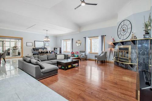 Salon - 3171 Rue Dupuis, Sainte-Julienne, QC - Indoor Photo Showing Living Room With Fireplace