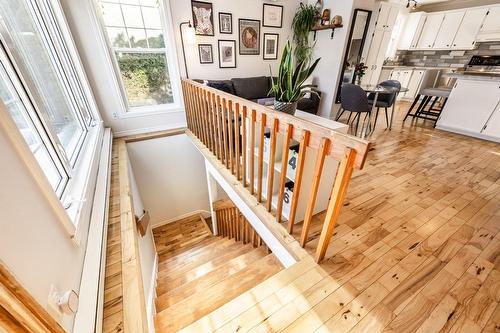 Escalier - 412 Boul. St-Joseph, Sainte-Julie, QC - Indoor Photo Showing Other Room